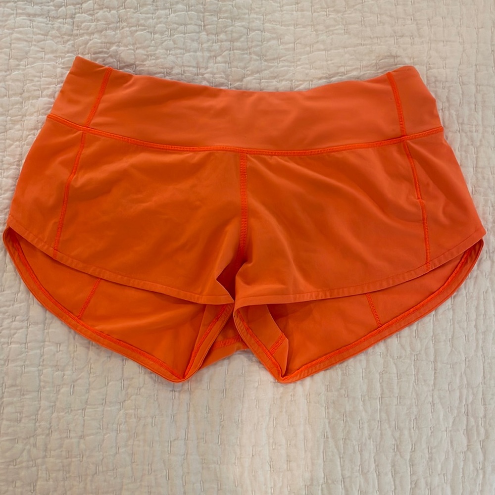 Lululemon size 4 Speedup shorts 2.5 inch